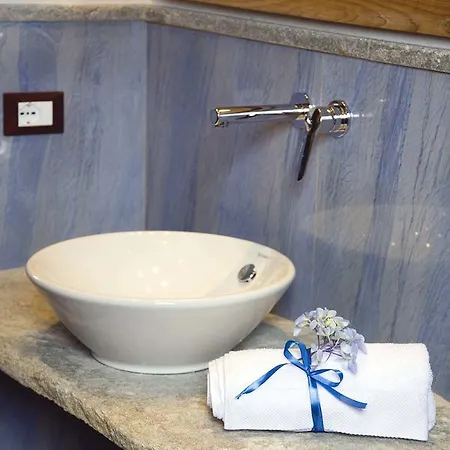 إلفيزيا البوتيكي ستريزا